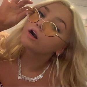 Meet your Posher, Taylor